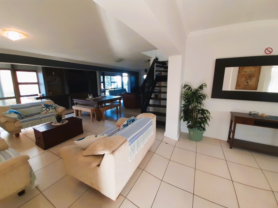 5 Bedroom Property for Sale in Paradise Beach Eastern Cape
